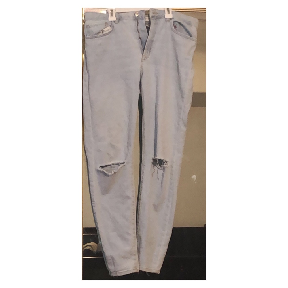 Forever 21 distressed jeans